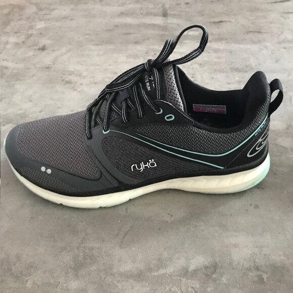 Ryka Running Shoes with lights - Picture 2 of 13